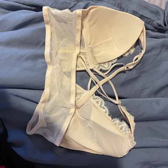 Bundle of 3 bamboo bralettes - Picture 9 of 9